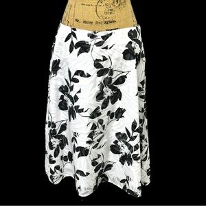 232 -  PLANET BLACK AND WHITE LINED SKIRT